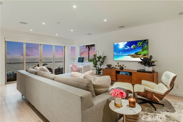 4109 Crest Drive, Manhattan Beach, California 90266, 3 Bedrooms Bedrooms, ,4 BathroomsBathrooms,Residential,Sold,Crest,SB20133753