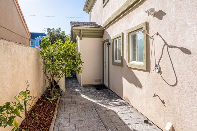2108 Harkness Street, Manhattan Beach, California 90266, 5 Bedrooms Bedrooms, ,2 BathroomsBathrooms,Residential,Sold,Harkness,SB21039202