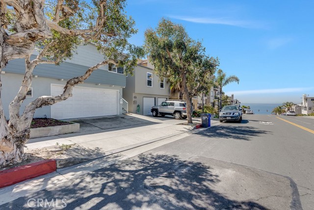 412 Marine Avenue, Manhattan Beach, California 90266, 3 Bedrooms Bedrooms, ,Residential,Sold,Marine,SB21057132