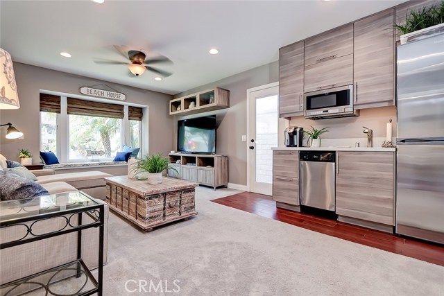 411 Avenue F, Redondo Beach, California 90277, 5 Bedrooms Bedrooms, ,4 BathroomsBathrooms,Residential,Sold,Avenue F,SB20102967