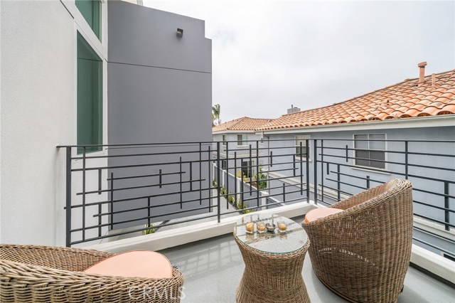 1921 Speyer Lane, Redondo Beach, California 90278, 4 Bedrooms Bedrooms, ,3 BathroomsBathrooms,Residential,Sold,Speyer,PV19099072