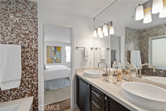 315 24th Street, Manhattan Beach, California 90266, 3 Bedrooms Bedrooms, ,3 BathroomsBathrooms,Residential,Sold,24th,SB20212174