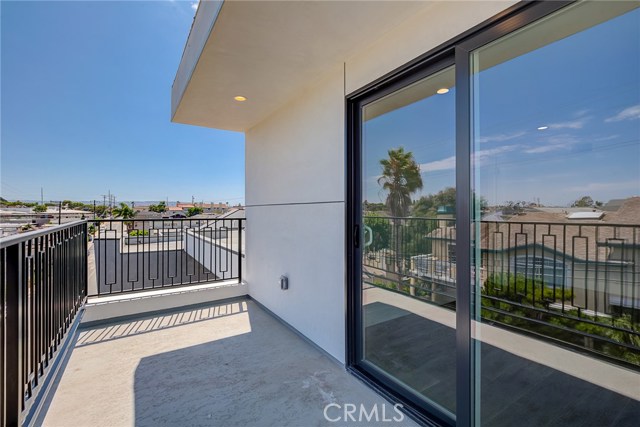 1922 Vanderbilt Lane, Redondo Beach, California 90278, 5 Bedrooms Bedrooms, ,5 BathroomsBathrooms,Residential,Sold,Vanderbilt,PV19214347