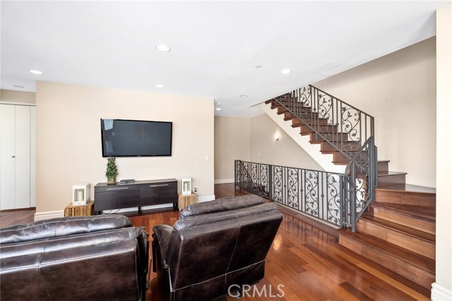 2617 Ripley Avenue, Redondo Beach, California 90278, 4 Bedrooms Bedrooms, ,4 BathroomsBathrooms,Residential,Sold,Ripley,SB20168034