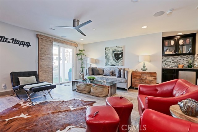 300 28th Street, Hermosa Beach, California 90254, 4 Bedrooms Bedrooms, ,4 BathroomsBathrooms,Residential,Sold,28th,SB18066666
