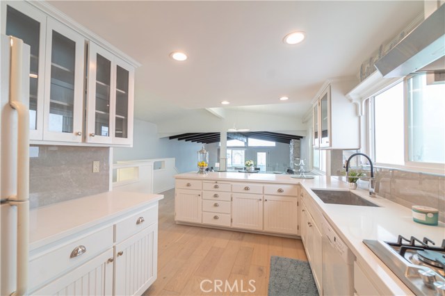 1752 Dixon Street, Redondo Beach, California 90278, 3 Bedrooms Bedrooms, ,2 BathroomsBathrooms,Residential,Sold,Dixon,SB20168858