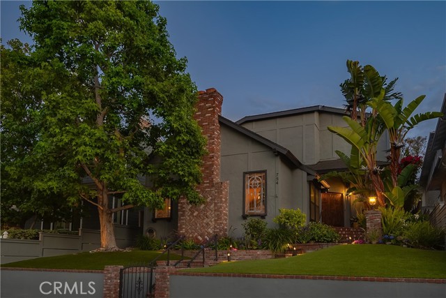 754 35th Street, Manhattan Beach, California 90266, 5 Bedrooms Bedrooms, ,3 BathroomsBathrooms,Residential,Sold,35th,SB21137408