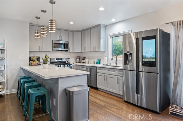 610 Inglewood Ave, Redondo Beach, California 90278, 3 Bedrooms Bedrooms, ,1 BathroomBathrooms,Residential,Sold,Inglewood Ave,SB20256411