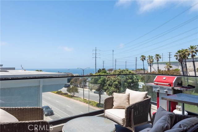 465 36th Place, Manhattan Beach, California 90266, 5 Bedrooms Bedrooms, ,6 BathroomsBathrooms,Residential,Sold,36th Place,SB19099340