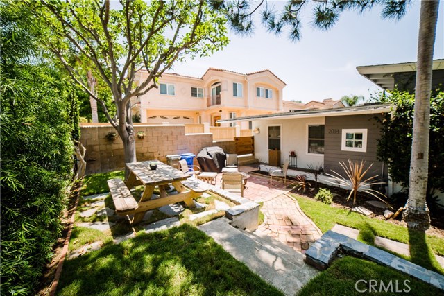 2014 Huntington Lane, Redondo Beach, California 90278, 6 Bedrooms Bedrooms, ,3 BathroomsBathrooms,Residential,Sold,Huntington,PV20087017