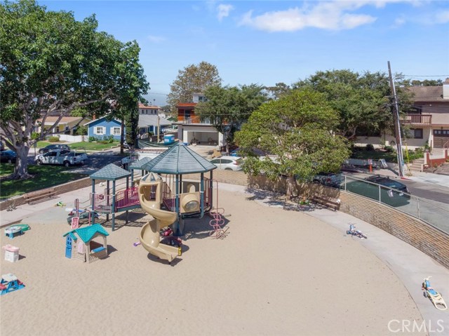 706 Vincent, Redondo Beach, California 90277, 2 Bedrooms Bedrooms, ,3 BathroomsBathrooms,Residential,Sold,Vincent,SB18193066