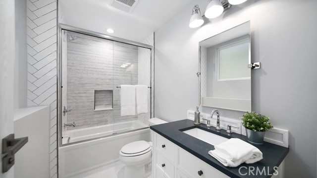 1902 Mathews Ave, Redondo Beach, California 90278, 5 Bedrooms Bedrooms, ,5 BathroomsBathrooms,Residential,Sold,Mathews Ave,PV21055104