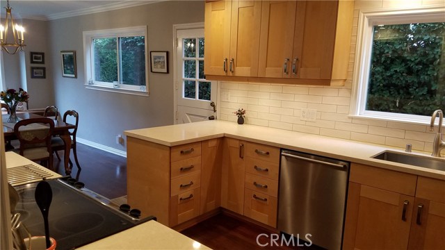 2920 Poinsettia Avenue, Manhattan Beach, California 90266, 3 Bedrooms Bedrooms, ,2 BathroomsBathrooms,Residential,Sold,Poinsettia,SB19012421