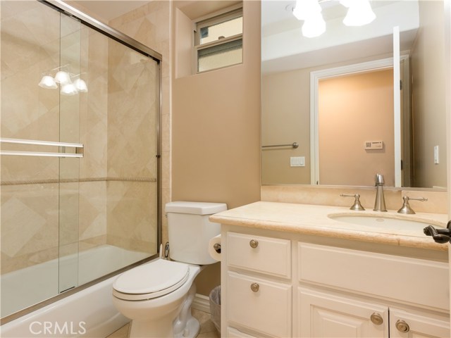 300 28th Street, Manhattan Beach, California 90266, 3 Bedrooms Bedrooms, ,3 BathroomsBathrooms,Residential,Sold,28th,SB20234864