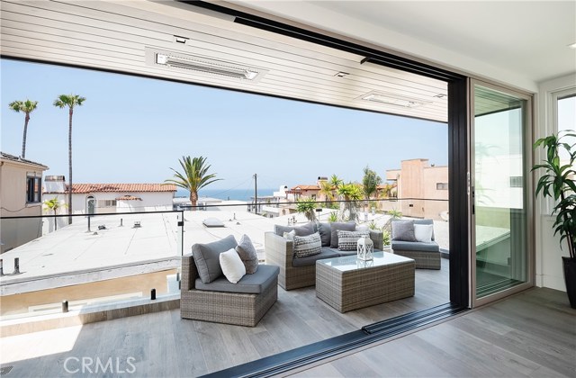 705 Crest Drive, Manhattan Beach, California 90266, 5 Bedrooms Bedrooms, ,2 BathroomsBathrooms,Residential,Sold,Crest,SB20098855