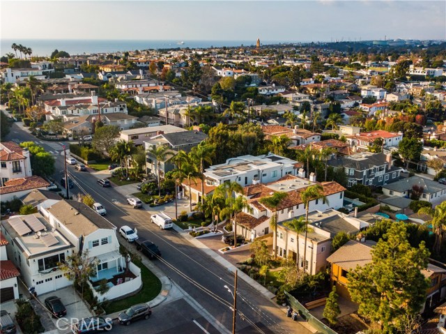 927 8th Street, Manhattan Beach, California 90266, 4 Bedrooms Bedrooms, ,4 BathroomsBathrooms,Residential,Sold,8th,SB20259279