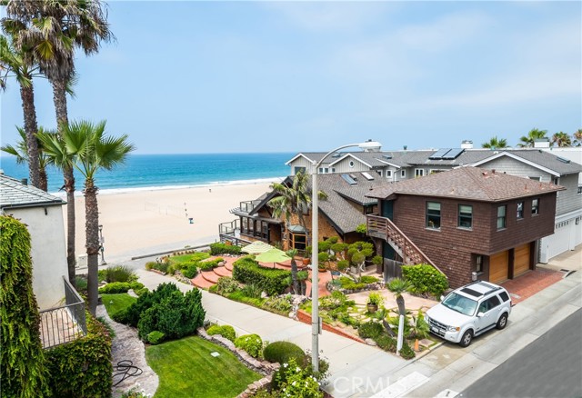 116 4th Street, Manhattan Beach, California 90266, 4 Bedrooms Bedrooms, ,3 BathroomsBathrooms,Residential,Sold,4th,SB21054555