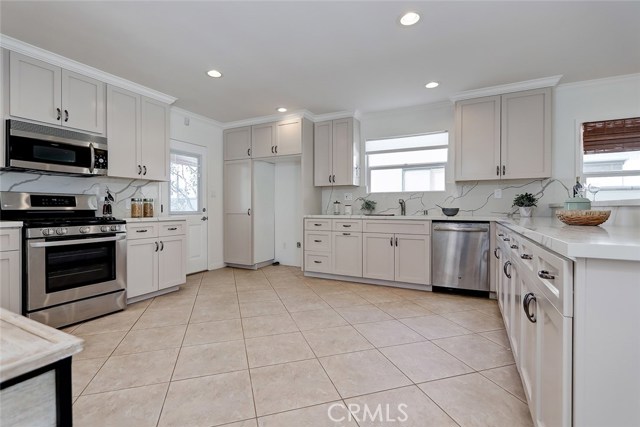 429 Paulina Avenue, Redondo Beach, California 90277, 3 Bedrooms Bedrooms, ,2 BathroomsBathrooms,Residential,Sold,Paulina,SB20044372