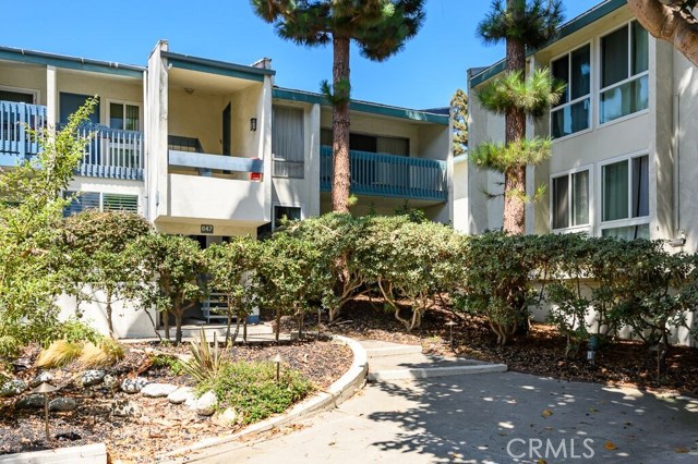 647 Prospect Avenue, Redondo Beach, California 90277, 2 Bedrooms Bedrooms, ,1 BathroomBathrooms,Residential,Sold,Prospect,SB19191218