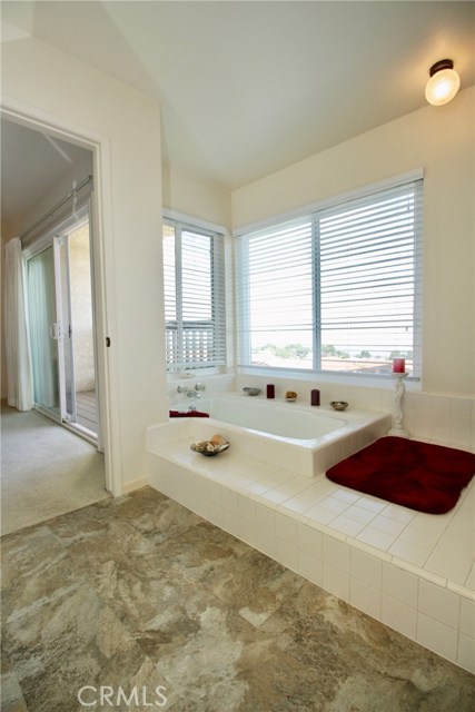 11 Hilltop Circle, Rancho Palos Verdes, California 90275, 2 Bedrooms Bedrooms, ,2 BathroomsBathrooms,Residential,Sold,Hilltop,OC17166003