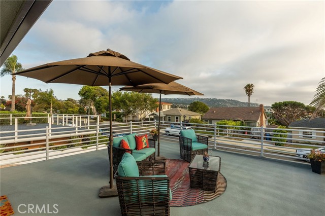 323 Avenue G, Redondo Beach, California 90277, 4 Bedrooms Bedrooms, ,1 BathroomBathrooms,Residential,Sold,Avenue G,PV21158630