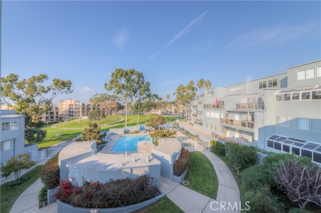 240 The Village, Redondo Beach, California 90277, 2 Bedrooms Bedrooms, ,2 BathroomsBathrooms,Residential,Sold,The Village,SB18290974