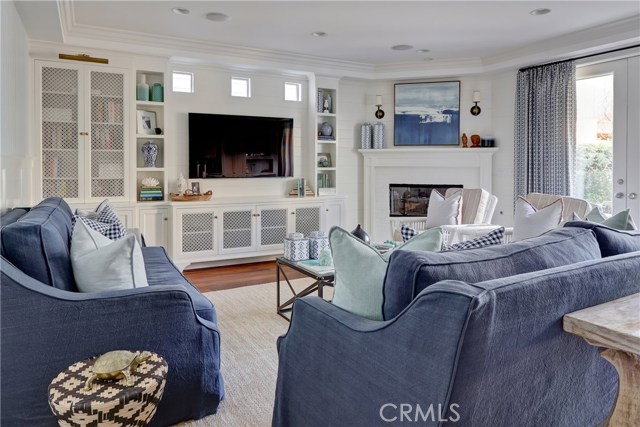 569 35th Street, Manhattan Beach, California 90266, 5 Bedrooms Bedrooms, ,5 BathroomsBathrooms,Residential,Sold,35th,SB19044289