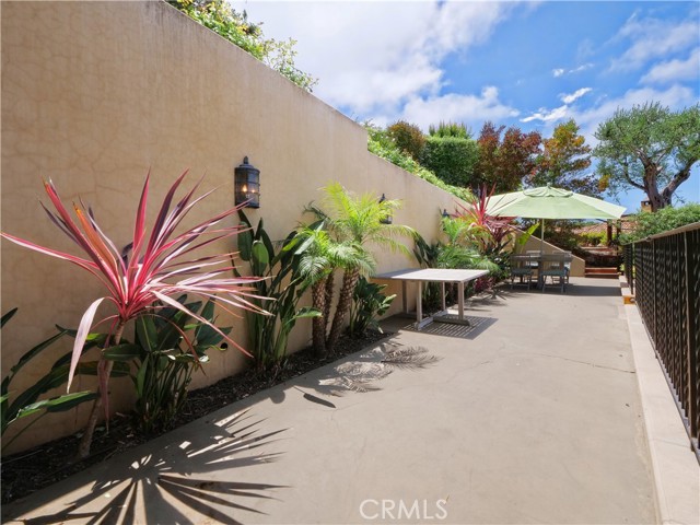 592 Via Almar, Palos Verdes Estates, California 90274, 4 Bedrooms Bedrooms, ,4 BathroomsBathrooms,Residential,Sold,Via Almar,SB21138248