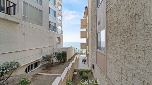 555 Esplanade, Redondo Beach, California 90277, 2 Bedrooms Bedrooms, ,2 BathroomsBathrooms,Residential,Sold,Esplanade,SB20245440