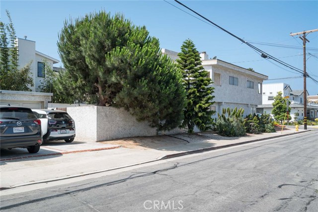 1326 Owosso Avenue, Hermosa Beach, California 90254, 4 Bedrooms Bedrooms, ,3 BathroomsBathrooms,Residential,Sold,Owosso,SB18170594