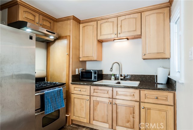 259 28th Street, Hermosa Beach, California 90254, 4 Bedrooms Bedrooms, ,4 BathroomsBathrooms,Residential,Sold,28th,SB18011709