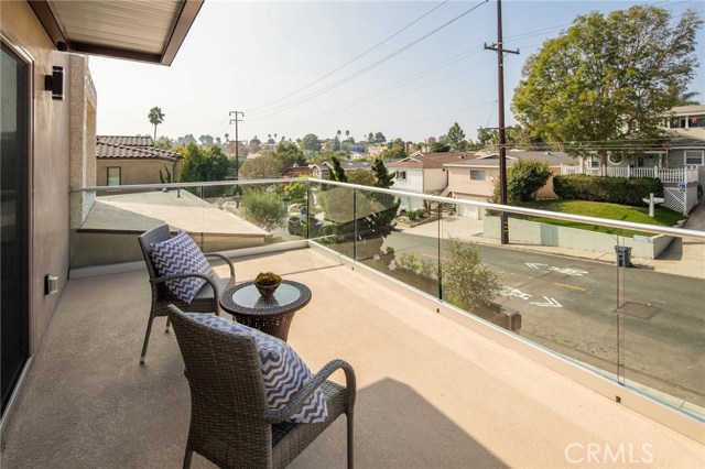 3208 Pacific Avenue, Manhattan Beach, California 90266, 4 Bedrooms Bedrooms, ,3 BathroomsBathrooms,Residential,Sold,Pacific,SB18253050