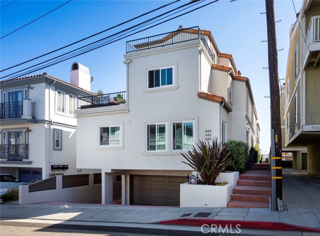 448 11th Street, Hermosa Beach, California 90254, 3 Bedrooms Bedrooms, ,2 BathroomsBathrooms,Residential,Sold,11th,SB21153589