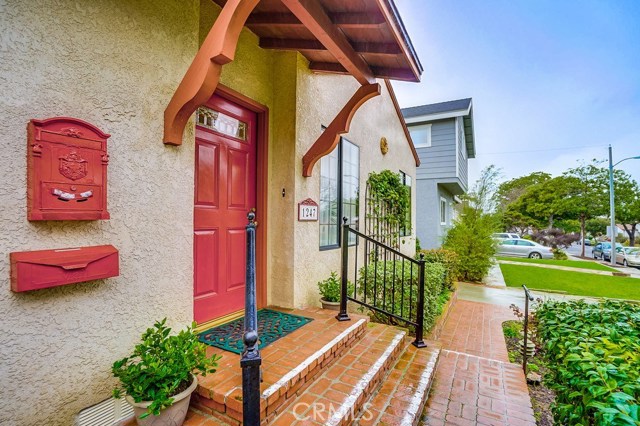 1247 Gertruda Avenue, Redondo Beach, California 90277, 3 Bedrooms Bedrooms, ,1 BathroomBathrooms,Residential,Sold,Gertruda,PV19047697