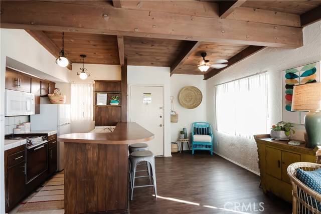 217 Moonstone Street, Manhattan Beach, California 90266, ,Residential Income,Sold,Moonstone,SB21005855