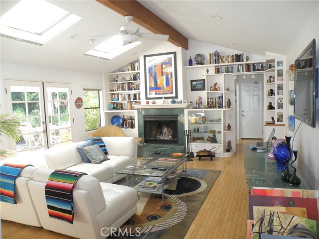 2925 Perkins Lane, Redondo Beach, California 90278, 3 Bedrooms Bedrooms, ,2 BathroomsBathrooms,Residential,Sold,Perkins,SB17226814