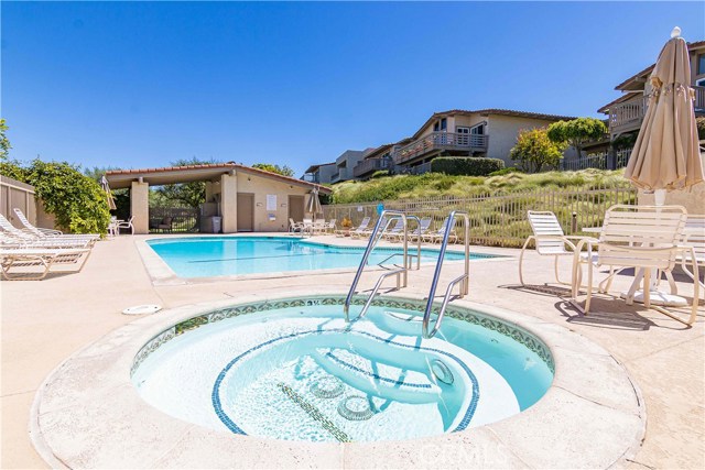 17 Hilltop Circle, Rancho Palos Verdes, California 90275, 2 Bedrooms Bedrooms, ,2 BathroomsBathrooms,Residential,Sold,Hilltop,SB19196809