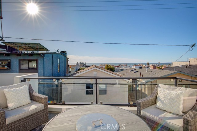 446 Bayview Drive, Hermosa Beach, California 90254, 3 Bedrooms Bedrooms, ,3 BathroomsBathrooms,Residential,Sold,Bayview,SB20070853