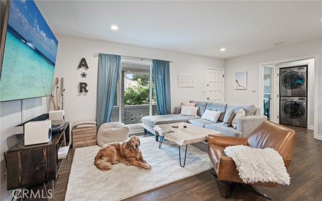 610 Inglewood Ave, Redondo Beach, California 90278, 3 Bedrooms Bedrooms, ,1 BathroomBathrooms,Residential,Sold,Inglewood Ave,SB20256411