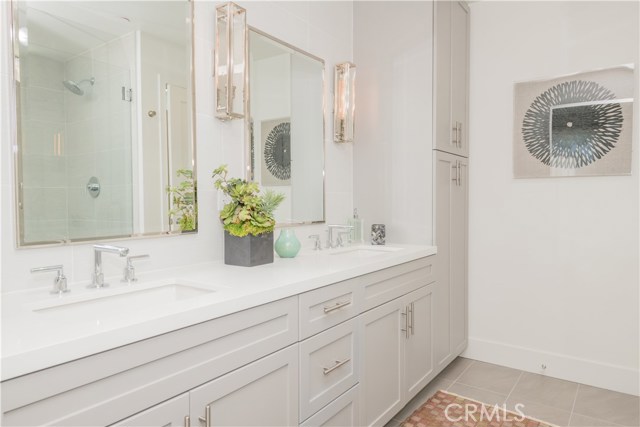 1920 Pacific Coast Highway, Redondo Beach, California 90277, 3 Bedrooms Bedrooms, ,2 BathroomsBathrooms,Residential,Sold,Pacific Coast Highway,OC20084658