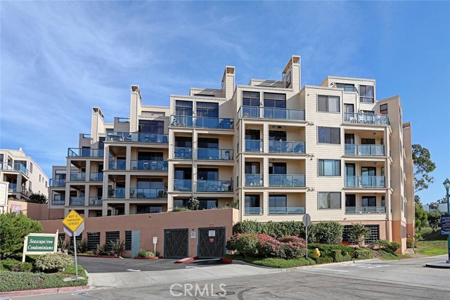 140 The Village, Redondo Beach, California 90277, 2 Bedrooms Bedrooms, ,2 BathroomsBathrooms,Residential,Sold,The Village,SB21160214