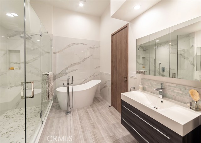 2715 Carnegie Lane, Redondo Beach, California 90278, 4 Bedrooms Bedrooms, ,4 BathroomsBathrooms,Residential,Sold,Carnegie,SB19176335
