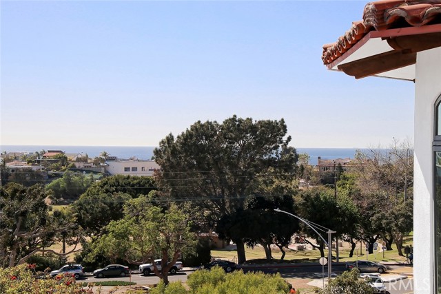 607 Gould Terrace, Hermosa Beach, California 90254, 3 Bedrooms Bedrooms, ,3 BathroomsBathrooms,Residential,Sold,Gould,SB21042448