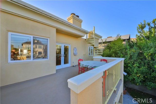 1220 Ocean Drive, Hermosa Beach, California 90254, 4 Bedrooms Bedrooms, ,3 BathroomsBathrooms,Residential,Sold,Ocean,SB17068697