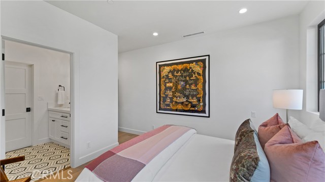 1712 Meadows Avenue, Manhattan Beach, California 90266, 5 Bedrooms Bedrooms, ,2 BathroomsBathrooms,Residential,Sold,Meadows,SB20199095