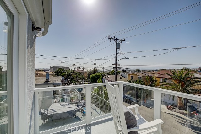 1124 1st Street, Hermosa Beach, California 90254, 4 Bedrooms Bedrooms, ,3 BathroomsBathrooms,Residential,Sold,1st,SB20124705