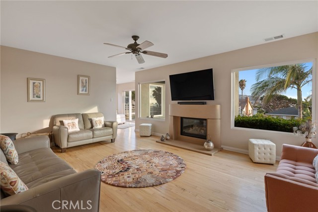 323 Avenue G, Redondo Beach, California 90277, 4 Bedrooms Bedrooms, ,1 BathroomBathrooms,Residential,Sold,Avenue G,PV21158630