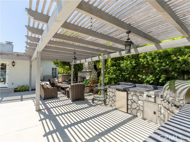 1811 Santa Rena Drive, Rancho Palos Verdes, California 90275, 4 Bedrooms Bedrooms, ,3 BathroomsBathrooms,Residential,Sold,Santa Rena,PV17155978