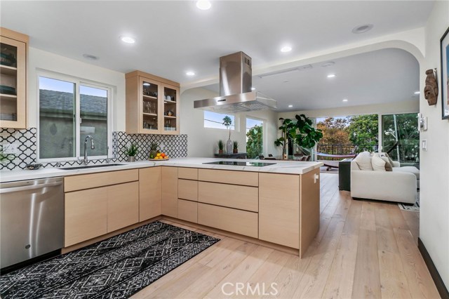 636 Vincent Park #A, Redondo Beach, California 90277, 3 Bedrooms Bedrooms, ,2 BathroomsBathrooms,Residential,Sold,Vincent Park #A,SB20200007