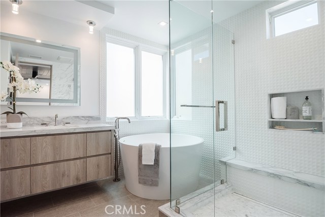 705 Crest Drive, Manhattan Beach, California 90266, 5 Bedrooms Bedrooms, ,2 BathroomsBathrooms,Residential,Sold,Crest,SB20098855